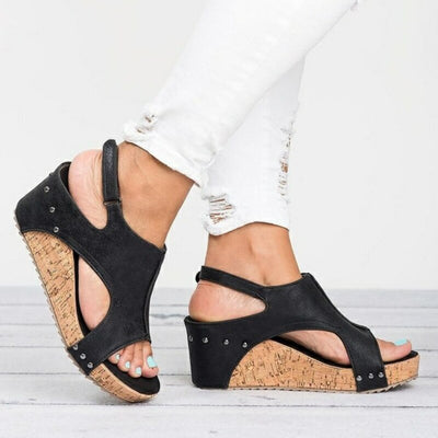 RETRO CHIC WEDGE GLADIATOR SANDALS BLACK