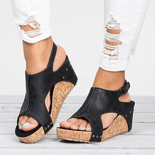 RETRO CHIC WEDGE GLADIATOR SANDALS BLACK
