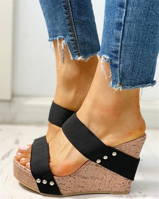 RETRO-CHIC black wedges